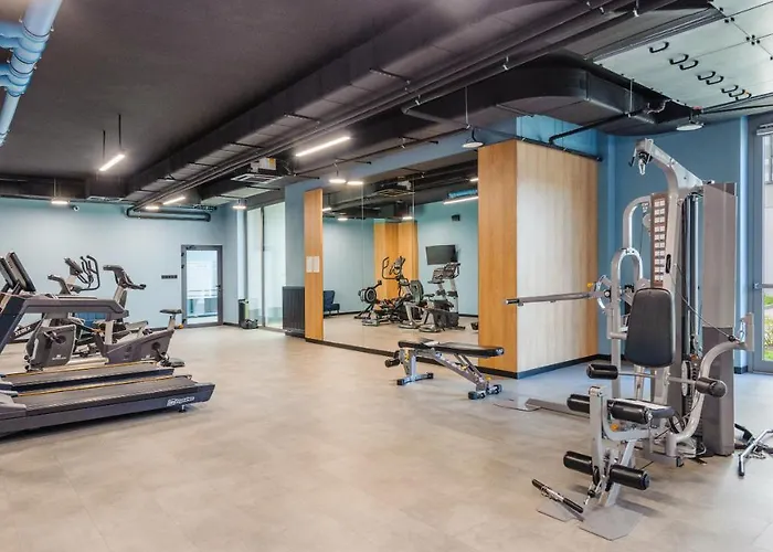 Modern Tower, Sun & Snow * Gdynia