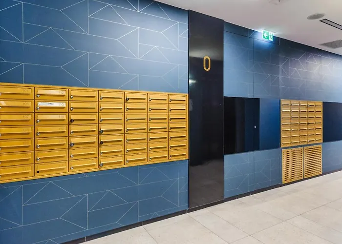 Modern Tower, Sun & Snow غدينيا